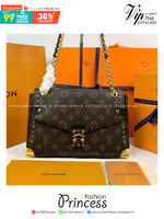 ORI หนังแท้ | LV Trunkie bag กระเป๋าสะพายรุ่นใหม่ ดีไซน์ร่วมสมัยโดดเด่นด้วยมุมโลหะ เฉลิมฉลองเอกลักษณ์ที่สืบทอดมาอย่างยาวนาน ผสานฟังก์ชันการใช้งานเข้ากับความหรูหรา Monogram แคนวาสตกแต่งหมุดสีทอง