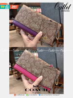COACH F53763 TRIFOLD WALLET IN SIGNATURE กลับมาแล้วจ้า!! รุ่นขายดี!! 💓 ดีไซน์ใหม่ กระเป๋าสตางค์ใบยาว แถมที่ห้อยใส่บัตรแยกให้ (ถอดออกได้) น่ารักมากๆ ใช้งานง่าย เปิด-ปิดด้วยกระดุม ภายในใส่ธนบัตร ใส่บัตรได้เยอะ ใส่มือถือได้ไปอีก!! จุใจสุดๆ บอกเลยว่าใ