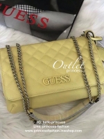 Guess Elliana Convertible Flap Over Crossbody กระเป๋าสะพายรุ่นใหม่จาก Guess factory รุ่นนี้สามารถสะพายได้ทั้งสายคู่และสายเดี่ยว สายสะพายโซ่ต่อหนังไม่เจ็บบ่า ด้านหน้าประดับtagโลหะหุ้มหนังถอดออกได้ วัสดุหนังpu ลายตาราง เรียบนิ่ม เปิดปิดกระเป๋าด้วยกระดุมแม่เ