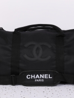 Best Seller ♡♡💃💃 กับทรง travel & fitness bag กับ Chanel VIP Gift Bag Travel Bag Gym Duffel Weekend จากงานพรีเมี่ยมกิ้ฟแบรนด์หรูอย่าง Chanel ของแท้100% ตัวกระเป๋าเป็นผ้า Oxford หนาอย่างดี **ปักโลโก้แบรนด์ดำสุดคลาสสิค เปิดปิดด้