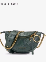 CHARLES & KEITH WRINKLED EFFECT RING ZIP TASSEL CROSSBODY BAG กระเป๋าสะพาย/คาดเอว/คาดอกรุ่นใหม่ล่าสุด เปิด-ปิดด้วยซิป ภายในโล่งกว้างมีช่องเล็กใส่บัตร จุของได้เยอะดีไซต์เก๋ไม่ซ้ำใคร สามารถสะพายได้หลายแบบไม่จำเจ ราคาสุดคุ้มห้ามพลาดค่ะ