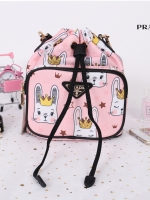 Prada bucket bag Premium gift New in! กระเป๋าถือหรือสามารถสะพายข้าง ทรงขนมจีบ สุดน่ารักดีไซน์ใหม่ super cute! วัสดุ nylon เนื้อหนา อะไหล่ทองด้านหน้ามีโลโก้แบรนด์ พร้อมช่องซิป กระเป๋า เปิดปิดแบบ drawstring ภายในกระเป๋าโล่ง ใส่ของได้จุ พร้อมสายยาวลาย saffia