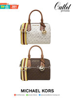 MICHEAL KORS HAYES DUFFLE BAG กระเป๋าสะพายทรงหมอนยอดฮิต ขนาดกลาง วัสดุหนังสังเคราะห์ปั้มลาย MK ทั้งใบ สวยอยู่ทรง ประดับโลโก้แบรนด์ด้านหน้า ด้านในบุผ้าไนลอน มีช่องซิปอีกหนึ่งช่อง สามารถใส่กระเป๋าสตางค์ใบยาว มือถือ iphone เงิน ของจุกจิกได้ มาพร้อมแท็กห้อยสุ