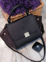 Best Seller !! ทรงที่ขายดีที่สุด #2in1 กระเป๋า KEEP mini office handbag ทรงสวย ทันสมัย -ปรับใช้ได้ถึงสองทรงคะ เก็บด้านข้างกระเป๋าได้ -ใช้หนังแกะสังเคราะห์ เนื้อดีมาก -ขนาดกะทัดรัด น้ำหนักเบา -ภายใน 2 ช่องซิป และช่องเก็บมือถือ แยกเก็บ-ของเป็นระเบียบมากๆคะ 