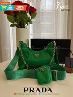 พรีเมี่ยมกิ๊ฟแท้ 100% 】PRADA Re-Edition 2005 nylon shoulder bag [green]