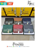 Goyard Coursier Messenger bag กระเป๋าแมสเซ็นเจอร์ดีไซน์ใหม่ กะทัดรัดใช้งานได้อย่างคล่องตัว เหมาะมากสำหรับสายสปอร์ต ที่สุดของความหรูตอบโจทย์การใช้งาน ใบจริงสวยงามตามรูปค่ะ