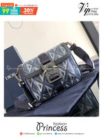 MINI DIOR HIT THE ROAD BAG / Dior Mini Messenger Bag / CD Diamond Messenger Bag ท็อปออริสลับแท้ เกรดดีสุด พร้อมส่ง กระเป๋าสะพาย รุ่นใหม่ล่าสุดคอล Summer 2023 ที่หนุ่มๆไม่ควรพลาด สวยหรูหราเป็นเอกลักษณ์แบรนด์