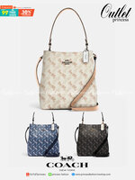 COACH TOWN BUCKET BAG WITH HORSE AND CARRIAGE PRINT ((2081-236)) 🔺กลับมาแล้ว ตามคำเรียกร้องค่ะ! กระเป๋าคล้องไหล่//สะพายข้างได้ วัสดุ pvc อย่างดี หนังนิ่มป่องพองตัวสวยงาม ลายรถม้าทั้งใบค่ะ ภายในกระเป๋าแบ่งเป็น2ช่องหลัก เปิดปิดแบบกระดุมแม่เหล็ก ภายใ