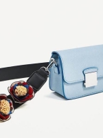 Don't Miss! Best Seller! ZARA CROSSBODY WITH 2STRAPS กระเป๋าถือหรือสะพายทรงคลัชรุ่นยอดนิยมวัสดุหนัง Saffiano อยู่ทรงสวยหรูสไตล์ PRADA แข็งแรงทนทาน ดีไซน์เก๋ไม่ซ้ำใคร เปิดปิดด้วยตัวล๊อคเอกลักษณ์ของ ZARA ภายในมีโลโก้ สามารถใส่มือถือ iphone7+ ได้ โดดเด่