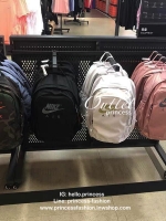 NIKE MEN'S WOMEN SCHOOL BAG BOOK BACKPACK กระเป๋าสะพายเป้ใบใหญ่สไตล์ Sport วัสดุNylon+Polyester100% น้ำหนักเบา มีหูหิ้วเเละสายสะพายบุฟองน้ำ มีช่องใส่ของด้านหน้าแบบฝาปิด1ช่อง มีช่องซิปหน้า1ช่อง เเละช่องพร้อมฝาเปิดปิด2ข้างสะดวกใช้ค่ะ ภายในกว้างมีช่องแบ