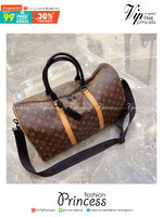 LV KEEPALL BANDOULIERE 45 Monogram / LV Travel Bag กระเป๋าเดินทางสุดคลาสสิค ทึ่ใครๆก็เฝ้ารอ ไอเท็มที่จะทำให้การเดินทางไม่ธรรมดาอีกต่อไป ด้วยดีเทลความเป็นเอกลักษณ์ เรียบแต่หรู