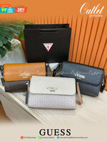 ของแท้ 💯% 】Guess Brit Crossbody Bag in Charcoal Signature Faux Leather and G Monogram Print with Black Leather Flap - Women's Sling Bag กระเป๋าสะพาย Crossbody ทรงเหลี่ยม รุ่นยอดนิยมอีกรุ่นหนึ่งของ Guess ตัวหนังคือดีงามทรงสวย หนังนิ่มน่าใช้มาก