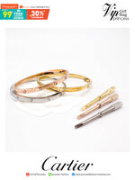 CARTIER LOVE BRACELET กำไลข้อมือคาเทียร์ Size 18 เกรดออริจินิล ปั้มทุกจุด มีเลขปั้มด้านใน วัสดุคุณภาพดี ไม่ลอกไม่ดำ พร้อมกล่องหนาตามแบบปั้มลายแบรนด์ ภาพสินค้าถ่ายจากงานขายจริง ใช้งานต่างประเทศได้