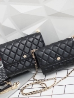 รุ่นขายดีที่สุด ** รอบใหม่ **หนังวัวแท้ สวย นิ่มมากๆค่า และ ปักลายตารางออกมาสวยมาก ** KEEP รุ่น Florence Flat bag ตัวกระเป๋าหนังแท้ นิ่ม-ตึง สุดๆ รุ่นนี้ จะมี 2 ขนาด คือ mini และ classic ไซด์