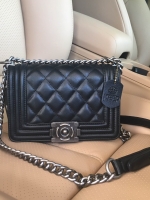 ใหม่ Size 8 นิ้ว มินิๆ น่ารักมาก ทางร้าน ได้กระเป๋า จากแบรนด์ KEEP รุ่น KEEP shoulder Luxury Quited bag สวย หรู เท่ มากๆ เลยน๊า กระเป๋าอยู่ทรง หนังแกะสังเคราะห์นิ่มตึงสวยมากคะ สายโซ่ มีที่รองไหล่ สะพายสบายคะ สายปรับ สั้น ยาวได้คะ ใบจริงสวยมาก เข้ากับชุดได