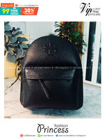 ory Burch Thea Mini Backpack คอลเลคชั่นใหม่ กระเป๋าเป้ไซส์มินิน่ารัก งานหนังเต็มใบสีดำสุดคลาสสิก ไอเท็มเด็ดที่ใครๆก็ต่างรอคอย!! ภายในเป็นช่องโล่ง ใส่ของสำคัญได้สบายๆ สายสะพายสามารถปรับได้ ใบนี้คุ้มค่าราคามากๆ
