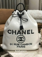 Chanel Beaute Black Canvas Drawstring Backpack Limited Edition ใหม่ล่าสุดใบใหญ่จุใจ น้ำหนักเบา วัสดุ Canvas + Polyester 100% เนื้อหนาอยู่ทรงสวยด้านหน้าปักโลโก้แบรนด์คลาสสิค เปิดปิดแบบหูรูด Drawstring อะไหล่แบรนด์ ซับใน Polyester มีโลโก้และช่องซิป สามารถใส