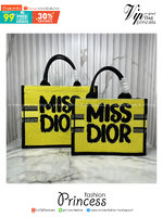 ORI หนังแท้ | ORI หนังแท้ | Dior BookTote Yellow-Blue Miss Dior Embroidery Tote Bag กระเป๋าทรงโท้ทคอลใหม่ โทนสีสดใสคลาสสิก สวยงามและหรูหรา