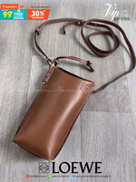 พรีเมี่ยมกิ๊ฟแท้ 100% 】LOEWE Gate Pocket leather bucket bag กระเป๋าใส่โทรศัพท์มือถือ และของจุกจิกเล็กๆ งานหนังแท้ สีน้ำตาล สวยหรูมากค่าา