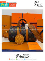 ORI หนังแท้ | LV Keepall Bandoulière 25 Bag กระเป๋าทรงหมอนซิตี้ ดีไซน์ใหม่จาก LV Vers Damier Ebene โดดเด่นที่ลายช่องสี่เหลี่ยมดุจระบายสีด้วยมือพิมพ์ลงบนลายตารางหมากรุก แต่งดีเทลหรูหราผสานอดีตเข้ากับปัจจุบันได้อย่างมีสไตล์