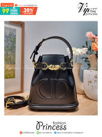 CD SMALL C'EST BAG 17cm / Dior bucket bag พร้อมส่ง กระเป๋าสะพายสุดคลาสสิค ดีไซน์หรู ไซส์เล็กกะทัดรัด ใช้งานง่าย สะพายได้ทุกโอกาส **ล็อทราคาพิเศษสุดคุ้ม