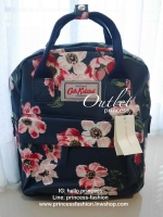 CATH KIDSTON MINI BACKPACK กระเป๋าสะพายเป้รุ่นมินิ วัสดุ PVCกันน้ำ สามารถเช็ดทำความสะอาดได้ เปิดปิดด้วยซิปสะดวกใช้ ด้านหน้าประดับโลโก้ cath Kidston พร้อมช่องซิปด้านนอกใส่กระเป๋าสตางค์ มือถือได้ ด้านในมีช่องซิป สามารถใส่ipad ได้สวยคลาสิคน่ารักน่าใช้ สาวๆที