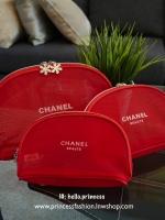 เเพ็คสุดคุ้ม ซื้อ 1 ได้ถึง 3 ใบ!! Chanel Cosmetic Pouch Value Set กระเป๋าอเนกประสงค์พรีเมี่ยมของเเท้จาก Chanel Cosmetic Counter VIP Gift มาครบเซทวัสดุเส้นใย nylon โปร่ง สกรีนโลโก้แบรนด์สีเบจ โดดเด่นที่หัวซิปปั้มโลโก้ อะไหล่ดำคลาสสิคทั้ง3ใบ ตัวจริงสวยน่าใช