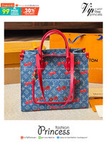 LV OnTheGo MM Monogram cherry denim 35cm กระเป๋าสะพายทรงโท้ทใบใหญ่ จุของได้เยอะ ไอเท็มสุดโดดเด่นมีชีวิตชีวา ด้วยเดนิมวินเทจปักลายเชอร์รี่สีสันสดใสสะดุดตาสะท้อนสไตล์ไอคอนิก