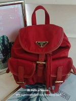 PRADA MINI BACKPACK with chain จากพรีเมี่ยมกิ้ฟจากเคาน์เตอร์แบรนด์วัสดุ Nylon เนื้อหนาคุณภาพดีตามแบบฉบับของแบรนด์ ขนาดมินิน่ารักเว่อร์ เปิดปิดด้วยฝากระดุม น้ำหนักเบา ภายในมี1ช่องซิป ซับใน Polyester 100% มาพร้อมหูหิ้วและสายสะพายเลื่อนปรับได้ ตัวจริงสวยมากๆ
