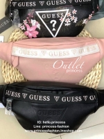 GUESS GESABEL GYM FANNY PACK กระเป๋าคาดอก//คาดเอว ใบงาม ขนาดกำลังดี วัสดุหนังนิ่ม เบา ด้านหน้ามีโลโก้แบรนด์ พร้อมช่องซิปหนึ่งช่อง ช่องซิปหลักกว้าง ใส่ของได้จุ ค่ะ สายคาดตีแบรนด์ตลอดสาย เลื่อนปรับฟรีไซด์น่ะค่ะ สินค้าพร้อมส่ง ใบจริงน่าใช้มากๆค่ะ