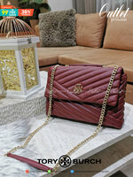 OUTLET ของแท้ 💯% 】Tory Burch Factory Outlet Quilted Chain Crossbody Sling Bag กระเป๋าสะพายรุ่นแนะนำจาก Tory Burch Factory วัสดุหนังแกะสังเคราะห์ขึ้นลายริ้วหนังนิ่มสวยอยู่ทรง ดีไซน์ยอดนิยมสวยน่าใช้