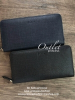 กระเป๋าสตางค์ใบยาว PEDRO เปิด - ปิดกระเป๋าด้วยซิปรอบ ด้านในมีช่องใส่บัตรหลายช่อง ช่องใส่ธนบัตรและช่องซิปใส่เหรียญ จะมอบเป็นของขวัญหรือใช้เองก็แนะนำเลยค่ะ