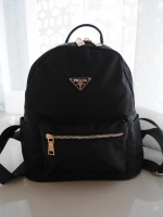 Don't Miss! รุ่นใหม่ล่าสุด PRADA NYLON MINI BACKPACK (เป้) กระเป๋าสะพายเป้ Size mini พรีเมี่ยมกิ้ฟจากเคาน์เตอร์ต่างประเทศรุ่น Limited edition ที่ฮ๊อตสุดๆ วัสดุเป็น Nylon เนื้อหนาคุณภาพดีตขนาดกะทัดรัดกำลังดี น้ำหนักเบา ด้านหน้ามาพร้อมโลโก้แบรนด์อะไหล่