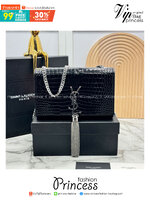 ORI หนังแท้ | 20cm Ysl Kate Croc Tassel Bag / YSL Woc Bag กระเป๋าสะพายทรง woc เรียบหรูดูแพงที่แท้จริง งานหนังลายจรเข้เต็มใบโดดเด่นด้วยโลโก้แบรนด์สุดหรู พร้อมพู่ห้อย รุ่นฮิตลอดกาลดูดีมีระดับ