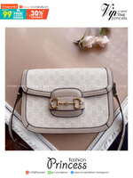 Gucci Horsebit 1955 GG Bag กระเป๋าทรงสะพายทรงคลาสสิค สวยผู้ดี ดารา เซเลปใช้กันเพียบ สวยอยู่ทรง รุ่นในตำนานที่เป็นเอกลักษณ์ของแบรนด์ สวยเรียบหรู Restock สีเบจสุดละมุน งานสวยคมชัด มากี่รอบก็ไม่เคยพอ!!