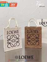 VIP GIFT 】LOEWE tote bag งานคอลเลคชั่นใหม่จาก LOEWE สไตล์วินเทจน่ารักมากค่ะ วัสดุผ้าอย่างดีปักแบรนด์ด้านหน้า พร้อมส่ง 2 สีค่า ครีมอ่อน และน้ำตาล น่ารักมากมาย ไปทะเลถือชิลๆ เก๋ไปอีกน้าาาา ^^