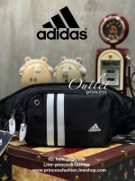 Adidas Waistbag สวยมีสไตล์ไปกับกระเป๋าคาดเอวแบบพกพาของสำคัญไปกับคุณทุกที่ กระเป๋าคาดเอวใบนี้ให้คุณเก็บของใช้อย่างเป็นระเบียบ วัสดุNylon+Polyester กระเป๋าด้านหน้าและด้านหลังมีซิปสำหรับเก็บโทรศัพท์ กุญแจ และของสำคัญชิ้นเล็ก ๆ เพิ่มดีเทลเก๋ๆด้วยหัวซิปหนังและ