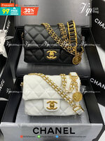 หนังแท้ VIP GIFT CHANEL Small Black Quilted Caviar Classic Flap Coin Charm Soul Chain คอลเลคชั่นใหม่ล่าสุดเลยค่ะ สายสะพายเก๋มาก ห้อย charm วงกลมสีทอง หนังคาเวียสีดำขนาด 8.5” ใส่ iPhone ได้ทุกรุ่นใส่ได้สบายๆ เลยค่ะ รุ่นใหม่เริ่ดมากจ้า