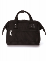 ANELLO Polyester Twill Mini Shoulder Bag AT-H1371 แบรนด์ฮิตติดลมบนในขณะนี้ กับคอลเลคชั่นใหม่เป็นรุ่นทรง Shoulder bag กระเป๋าสะพายในนี้ทำจากผ้า Polyester twill ที่มีความคงทนและมีสีสดใส กระเป๋าที่ดูจะใบเล็กๆใบนี้ สามารถบรรจุขวดน้ำ 500ml และกระเป๋าตังค์แบบยา
