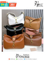 MIU MIU Madras Shoulder Bag กระเป๋าสะพายไหล่ทรงเก๋เรียบหรูดูแพงดูลัคชู ดีไซน์ใช้งานง่าย โดดเด่นด้วยห่วงเกี่ยวด้านหน้าสีทอง ประดับโลโก้สวยหรู คอลเลคชั่นตัวแม่ พร้อมสายสะพายข้าง ใช้งานได้หลากหลายสไตล์มากๆ