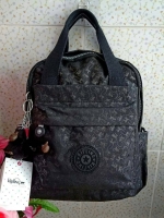 KIPLING 2WAYS MINI BACKPACK 👍กระเป๋าสะพาย2Wayรุ่นใหม่วัสดุ Nylon & Polyester 100% 👍หูหิ้วมีลายปั้มแบรนด์ 👍สายสะพายยาวเลื่อนปรับได้ถอดได้ 👍สามารถถือหรือสะพายได้ จะสะพายไหล่ สะพายเฉียง Crossbody หรือจะคล้องสายเป็นเป้สะพายหลัง