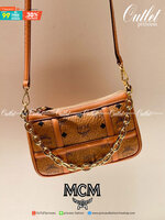 M.C.M MINI DELMY SHOULDER BAG ที่สุดของรุ่นที่ฮอตหนักมาก คอลเลคชั่นที่ยอดขายดีตั้งแต่วันแรกที่ลง shop ด้วยรูปทรงที่กะทัดรัด ตอบโจทย์ได้ทุกลุค ทุกไลฟ์สไตล์ ใช้งานได้ง่ายคล่องตัว กระเป๋าสะพายทรงพอช ที่มาพร้อมสายโซ่คล้องด้านหน้า และสายหนังครอสบอดี้ ปรับเปลี่