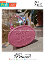 VIP 🥂 CELINE OVAL MINAUDIERE CUIR TRIOMPHE น้องน่ารักม้ากกกก!! น่ารักตะโกนไปเลย!! กับกระเป๋าทรง oval รุ่นแรร์ไอเท็ม ที่หายาก และ sold out ไปหลายรอบ!! น้องใบกะทัดรัด สำหรับสาวๆที่ชอบพกพกของแบบง่ายๆ ให้ชีวิตไม่ยุ่งยาก คล้องแขนใช้งานเก๋ๆ วัสดุหนังสัง