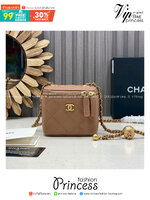 ORI หนังแท้ | Chanel Small Vanity with Chain กระเป๋าสะพายทรงวานิตี้ใบเล็กน่ารัก ดีไซน์เรียบหรู ใส่เครื่องสำอางค์หรือของใช้จุกจิกได้ น่ารักน่าใช้ สวยหรูดูแพง ลุคคุณหนูสายคิ้วควรมีค่า