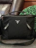 Import Limited edition from counter brand กระเป๋าอเนกประสงค์ ทรง Mini TOTE จากแบรนด์ PRADA มาค่า เป็น กระเป๋าMatte Canvas ใบนี้มีสายยาวให้คะ เลิศมาก สะพายเป็น shoulder bag หรือ ถือได้คะ ด้านหน้ามี logo brand ใช้แล้วสวยมากๆ อะไหล่สีเงิน จุของคุ้ม เกินราคาร