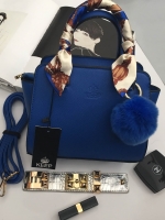 สีใหม่คะ รุ่นใหม่ล่าสุด หนัง saffiano สวยมากๆค่า รุ่น KEEP saffiano leather Mini office bag สวย น่ารัก ขนาดตอบทุกโจทย์การใช้งาน เห็นแล้ว หลงรักเลยคะ 🌲ตัวกระเป๋าขนาดกำลังดีหนังsaffiano ลายสวยที่สำคัญ ดูแลรักษาง่าย ประดับด้วยผ้าพันหูกระเป๋า silk คุณภ