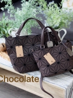 New Collection ka ' Matte Color ' ✨✨ สีด้าน มีให้เลือกถึง 4 สี 🍭🍭แถมยังลาย Limited edition หายาก 👍ปรับทรงได้ 2 แบบ น่ารักมาก จากแบรนด์ David Jones กระเป๋าสะพายข้างดีไซน์เกร๋มาก สีสวยหรูมาก ขนาดกะลังดีเลย น้ำ