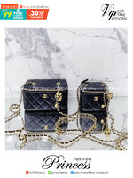 Chanel Pearl Crush Mini Vanity / Chanel Vanity crossbody bag กระเป๋าทรงกล่องใบเล็กน่ารัก มี 2 ขนาด งานหนังสวย ตอบโจทย์และครองใจสาวๆ ได้อย่างแท้จริง ดีไซน์เรียบหรู