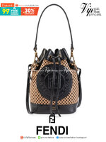 FENDI Mon Tresor mini bucket bag กระเป๋าถือทรงขนมจีบสุดคิ้วท์ หรือสะพายไหล่ วัสดุหนังแท้อย่างดี รุ่นใหม่ล่าสุด สวยหรู ดูแพง คุณนายสุดไปเลยค่า ถือแล้วสวยมากๆ จุของได้กำลังดี ทรงนี้ต้องมีติดตู้ไว้สักใบนะคะ!