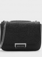 CHARLES & KEITH PUSH-LOCK CHAIN SLING BAG 2018 กระเป๋าสะพายวัสดุหนังคาเวียร์สวยอยู่ทรง ขนาดมินิกำลังดี น้ำหนักเบา เปิดปิดด้วยฝาปิดตัวล็อคปั๊มโลโก้ด้านหน้า ภายใน มีช่องซิป และช่องใส่บัตร มาพร้อมสายสะพายโซ่ยาวสามารถซ้อนสายสั้นสะพายไหล่ หรือสายยาว Crossbodyไ